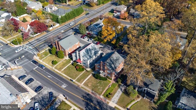 Building Photo - 1223 Drexel Ave