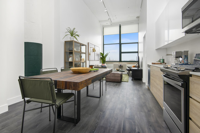 Foto del edificio - 4000 W Diversey Ave