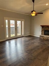 Building Photo - 411 Pebble Way