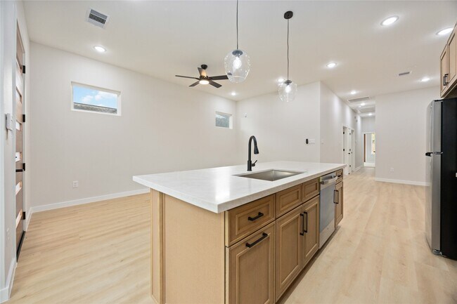 Foto del edificio - 8110 Brandon St