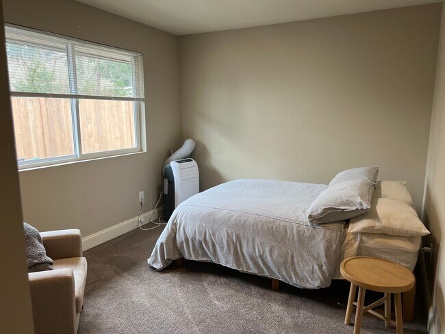 Foto del edificio - 280 2nd Ave NE