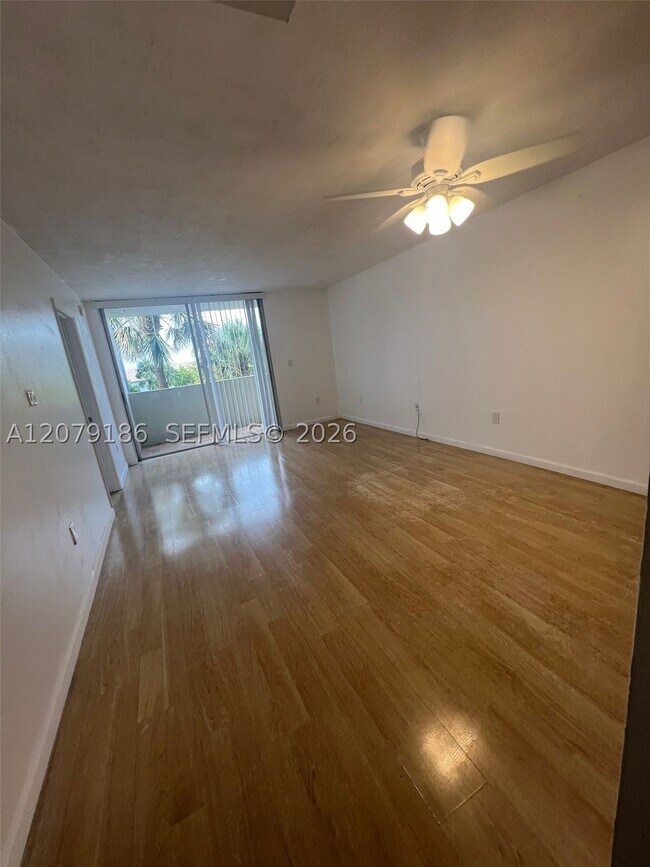 Foto del edificio - 10090 NW 80th Ct