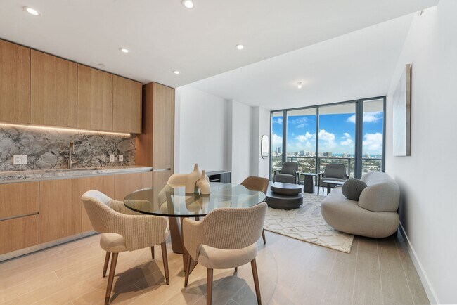 Building Photo - 500 Alton Rd