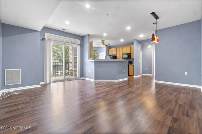 Building Photo - 41 Azalea Dr