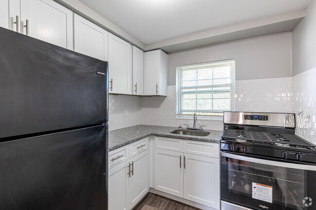 2BR, 1BA - Kitchen - Eternal Apartments