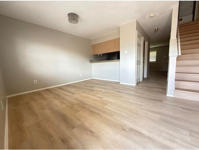 Foto del edificio - 8915 McPherson Rd