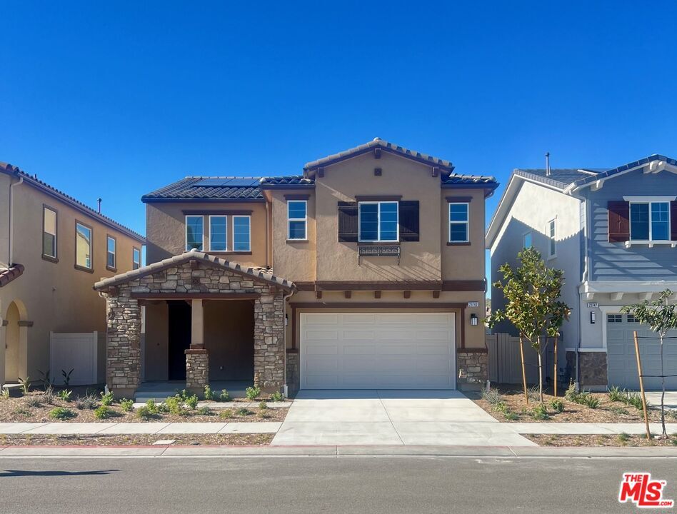 Foto principal - 23743 Wilcox Dr