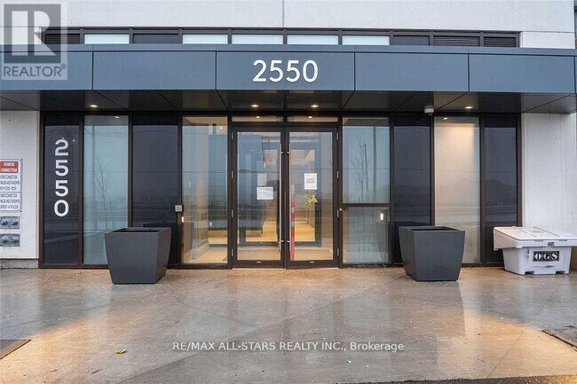 Photo du bâtiment - 2550-2550 Simcoe St N