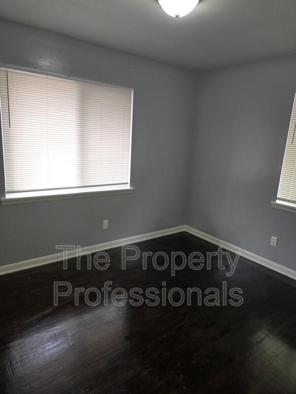 Foto del edificio - 7750 Rugby Ave