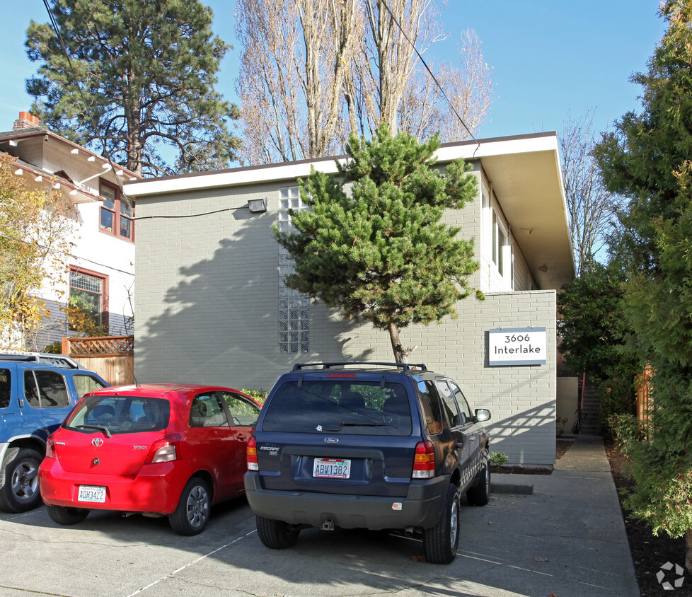 Primary Photo - Interlake Apartments