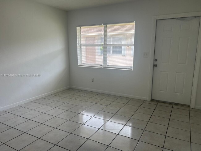 Foto del edificio - 5312 NW 22nd St