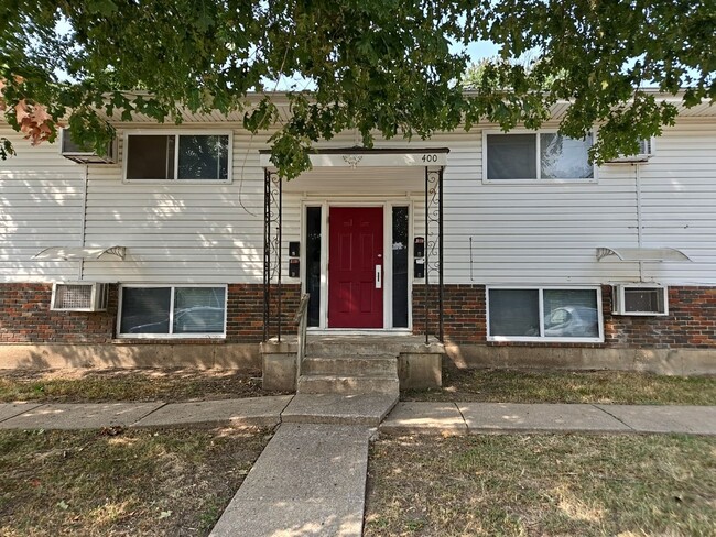 Building Photo - 50% off 1st month: 2BR/1BA in Grandview