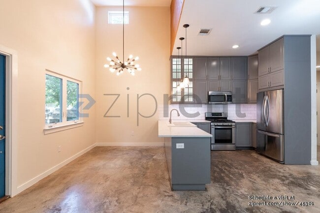 Foto del edificio - 2104 Haskell St