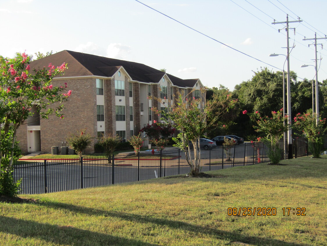 Foto principal - Creekside Apartments