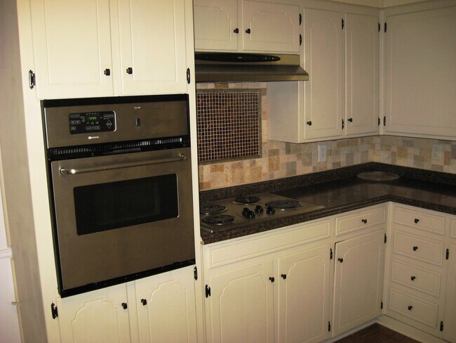 Building Photo - COMING SOON - CENTRAL NRH LOCATION