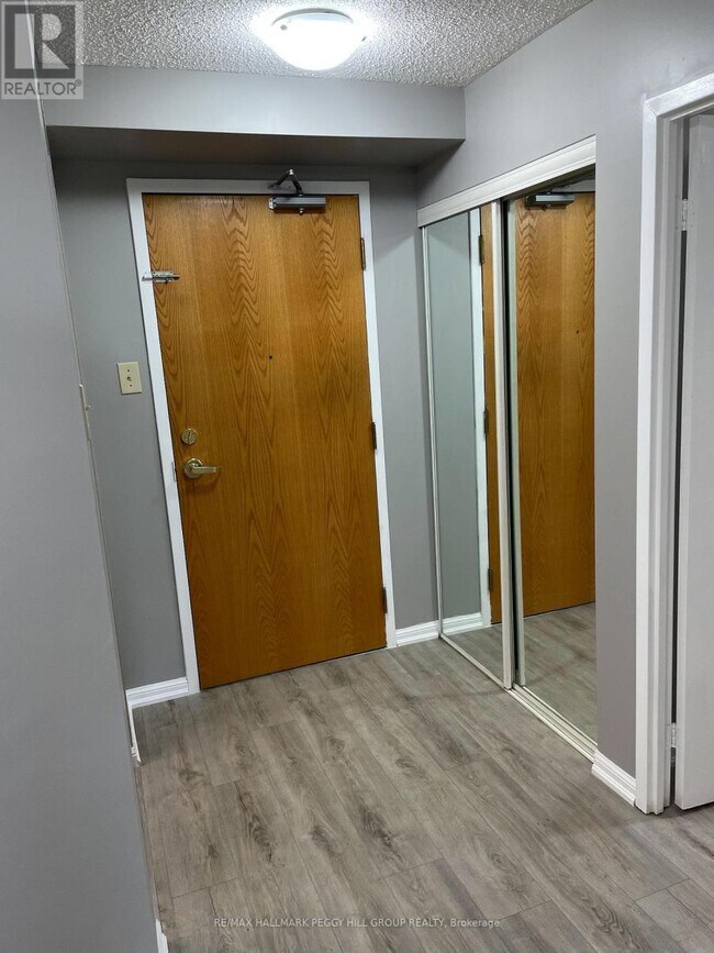 Photo du bâtiment - 75 Ellen St