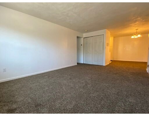 Building Photo - 237 Main St