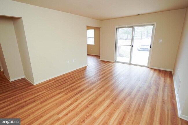 Building Photo - 806 College Ln
