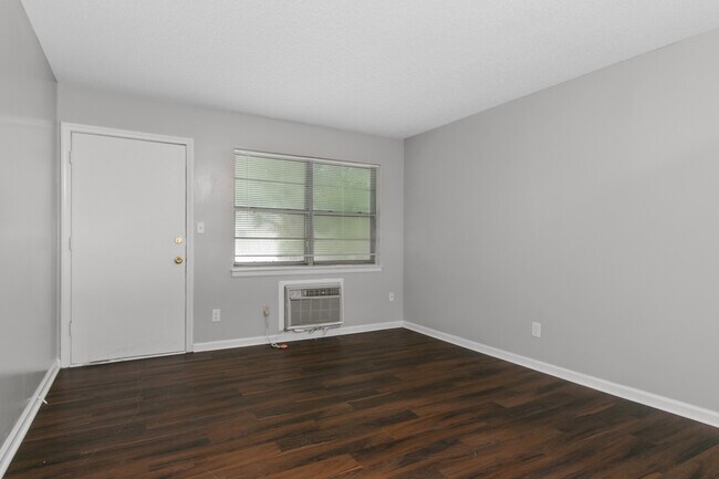 Building Photo - 644 N 31st St