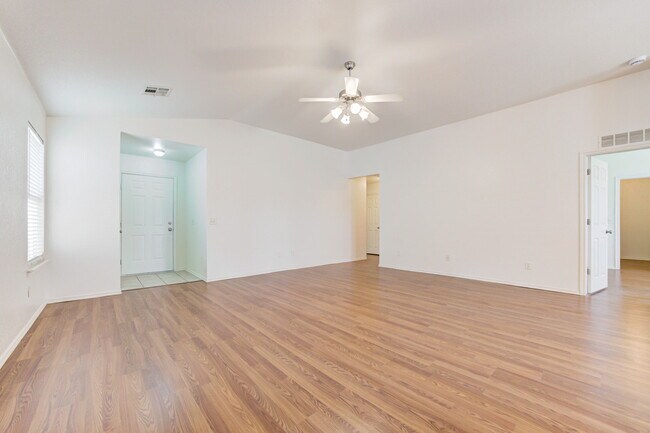 Foto del edificio - 2813 Edgemere Dr