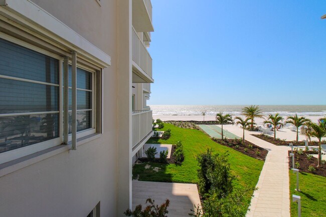 Building Photo - ** 2/2 ON THE BEACH CONDO WITH SPECTACULAR VIEWS ** SEASONAL ** THE MOORINGS ** GULF SHORE BLVD N...