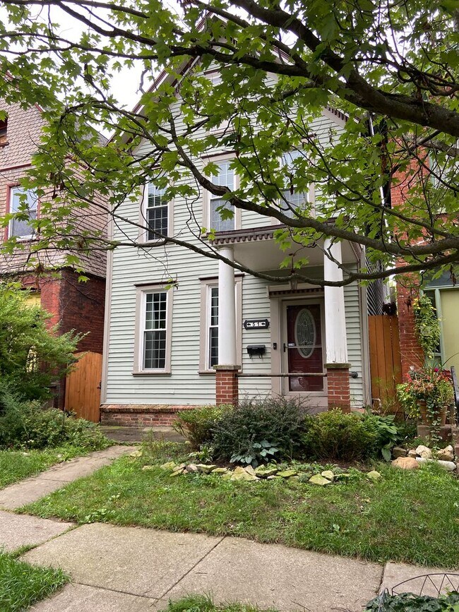 Building Photo - Single Family Home for Rent in Allentown
