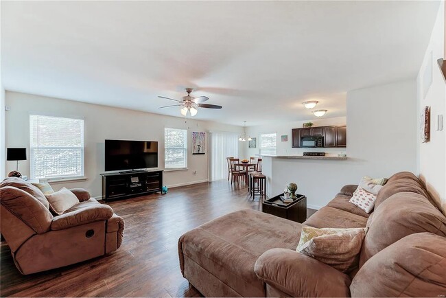 Living Room - 117 Weatherby Landing Dr