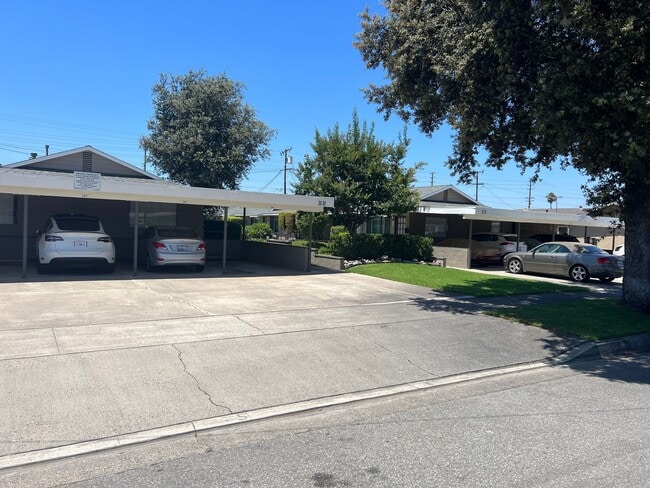 Charming 1 Bedroom unit, completely remodeled with In-Unit Washer/Dryer! - Charming 1 Bedroom unit, completely remodeled with In-Unit Washer/Dryer! Apartment