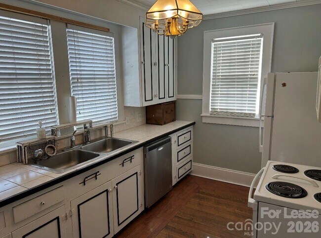 Foto del edificio - 412 E Horah St