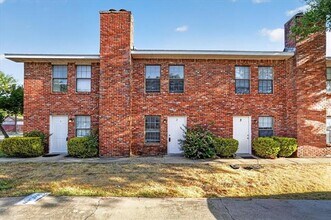 Building Photo - 210 Rolston Rd