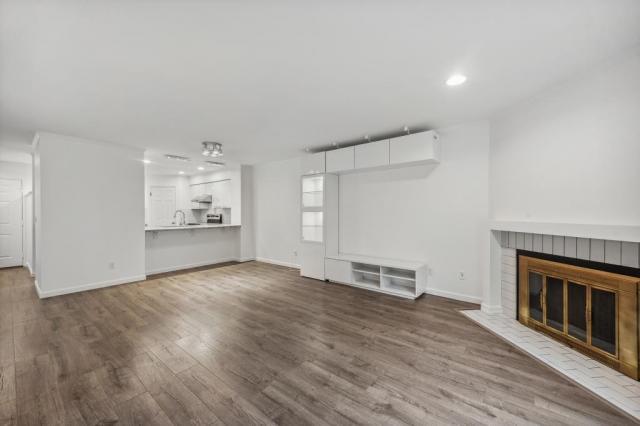 Foto del edificio - 2 bedroom in Seattle WA 98040