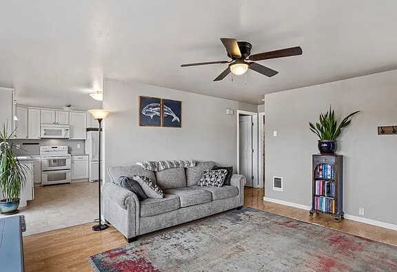 Living Room - 312 N 18th Ave