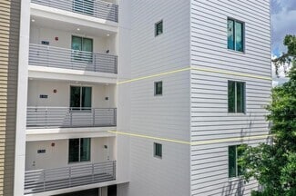 Building Photo - 1709 N Tamiami Trl