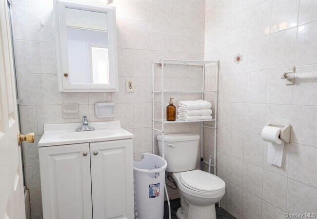 Foto del edificio - 76-13 46th Ave