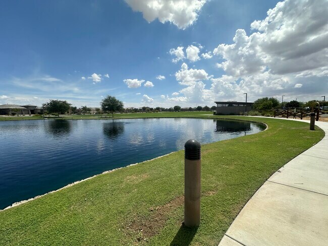 Foto del edificio - 22461 E Mewes Rd