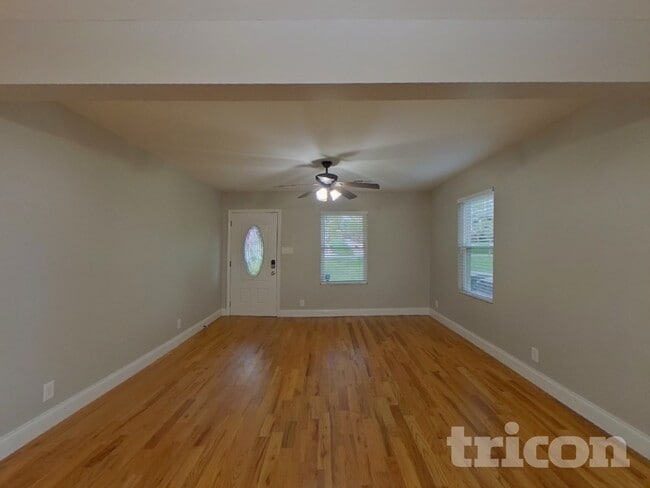 Building Photo - 2836 Attaberry Dr