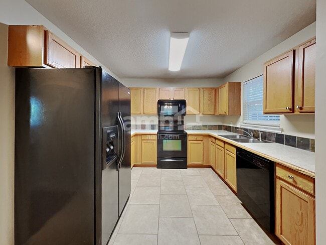 Foto del edificio - 5908 Redding Rd