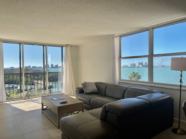 Foto del edificio - 100 Oakmont Ln