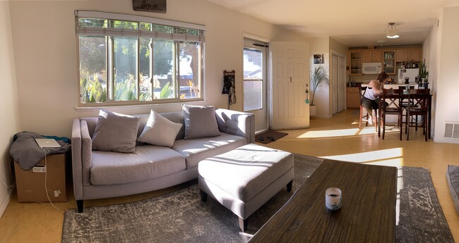 Foto del edificio - 4425 Jade St
