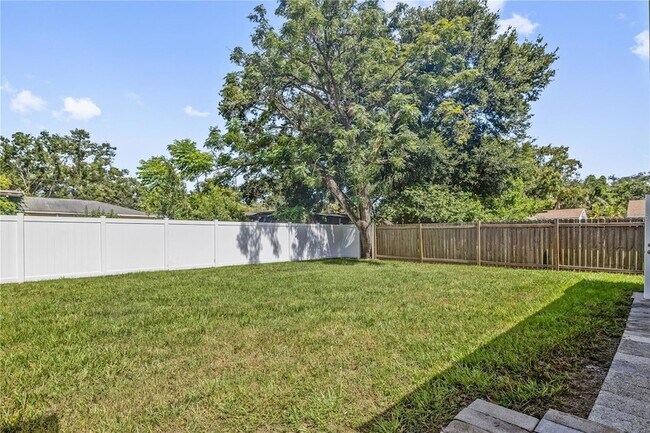 Foto del edificio - 9314 N Ashley St