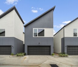 Building Photo - 24A Bucan St