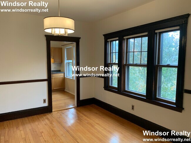 Foto del edificio - 112 Rindge Ave