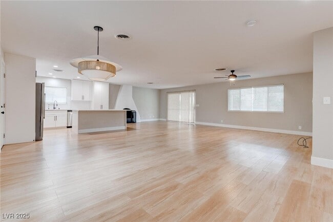 Building Photo - 1404 Campbell Dr