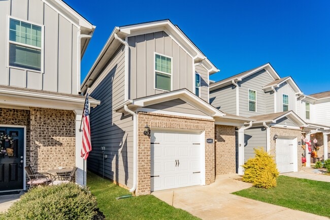 Building Photo - 6483 Rainbow Row