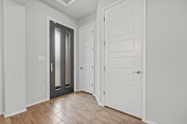 Foto del edificio - 17401 Silent Harbor Loop