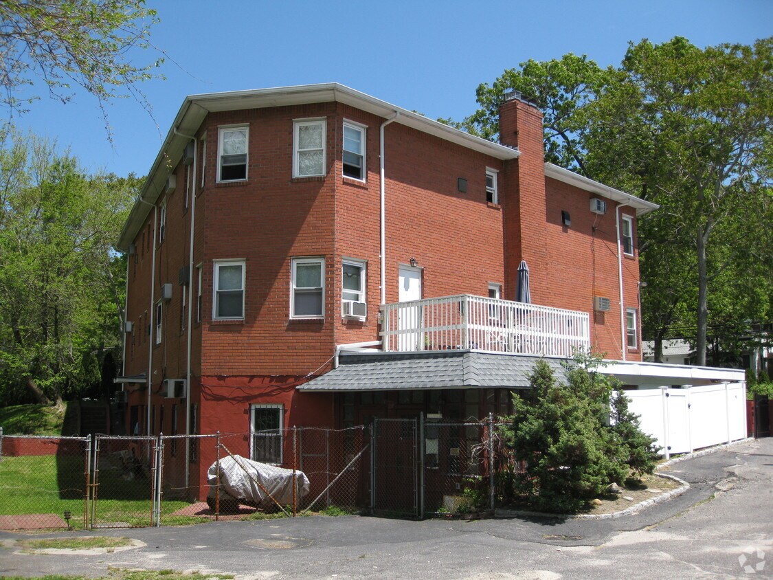 488 Browns Rd, Nesconset, NY 11767 Apartments in Nesconset, NY