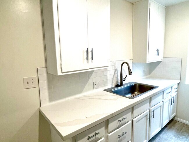 COCINA - 1635 Lucile Ave