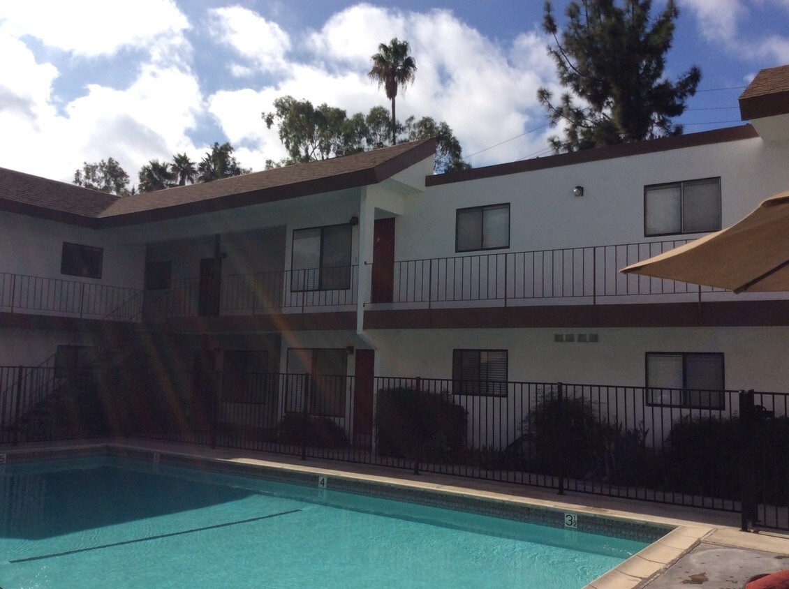 Primary Photo - 5300 Canyon Crest Dr