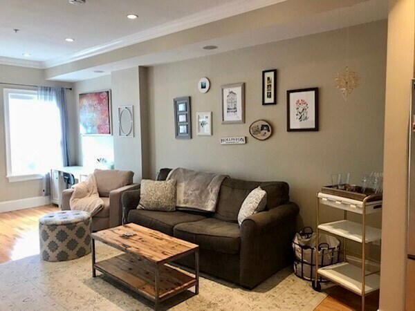 Foto principal - 252 Gold St