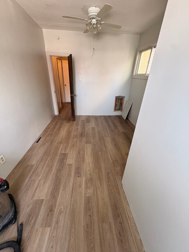 Foto del edificio - 208 1st St NW